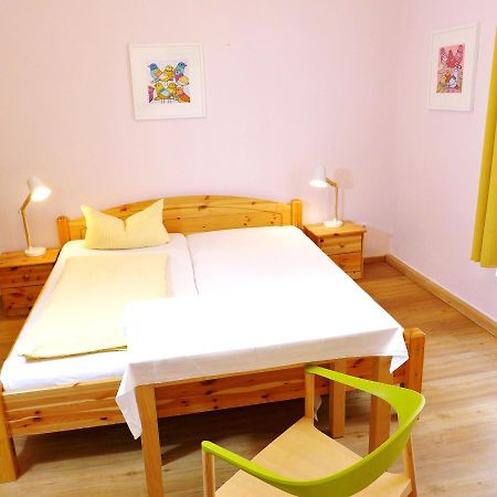 Pension Stoi Budget Guesthouse Innsbruck Esterno foto