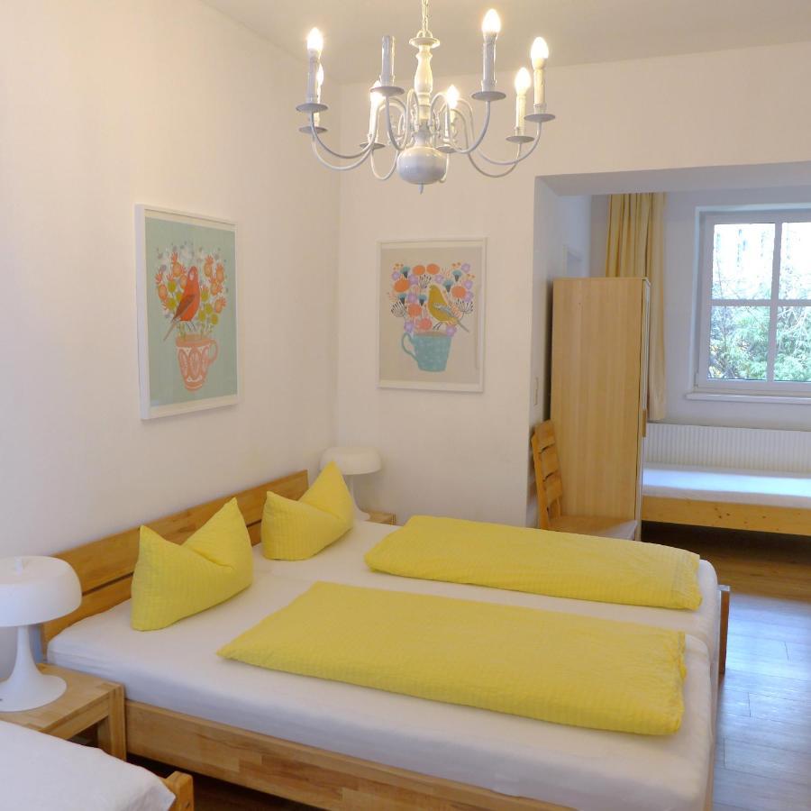 Pension Stoi Budget Guesthouse Innsbruck Esterno foto