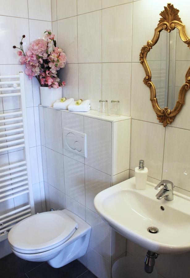 Pension Stoi Budget Guesthouse Innsbruck Esterno foto